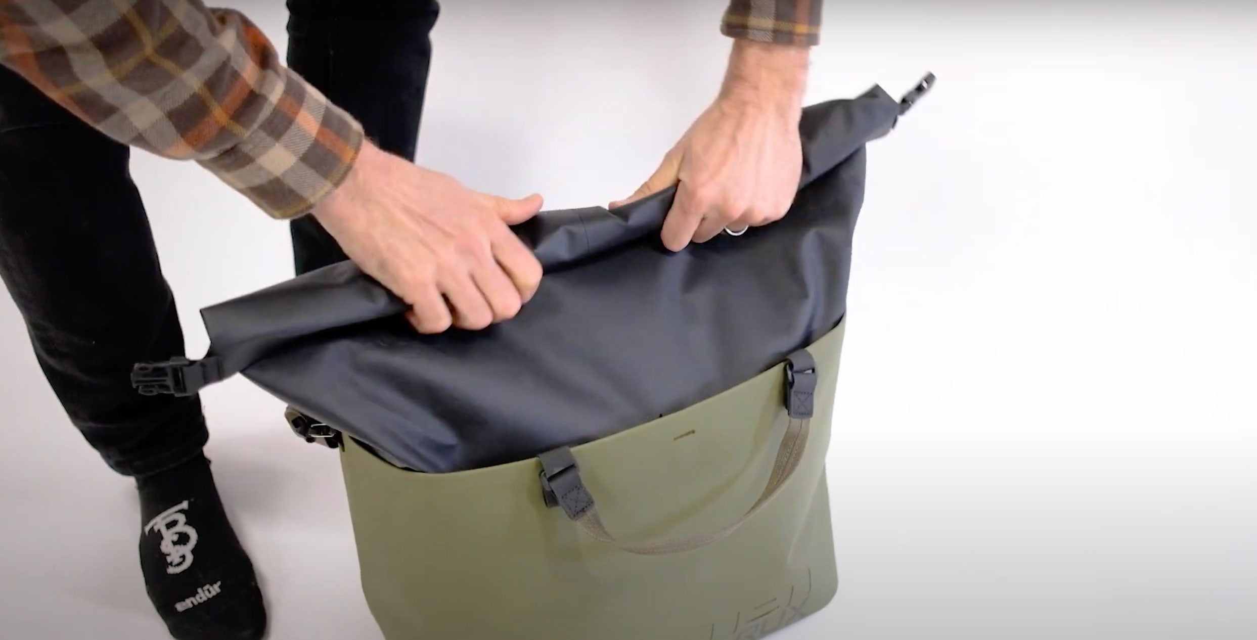 How to use your RUX Waterproof Bag